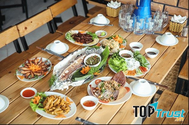 Nhà hàng Cẩn Ngân