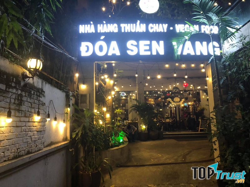 Nhà hàng chay Đóa Sen Vàng