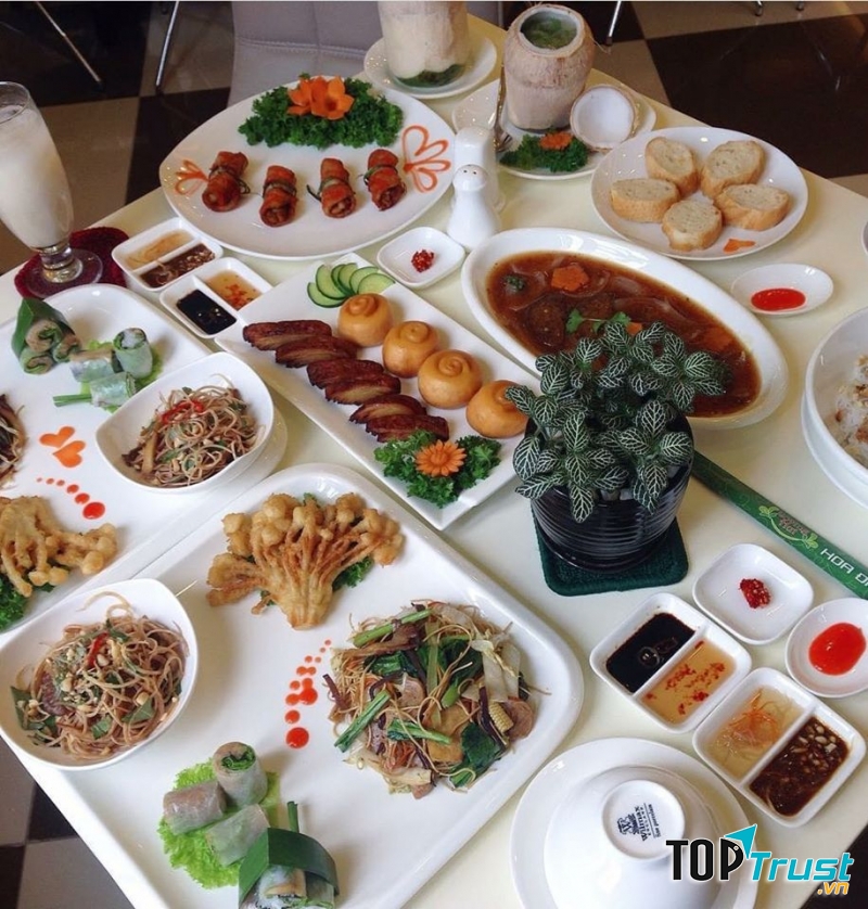 Món ăn tại nhà hàng