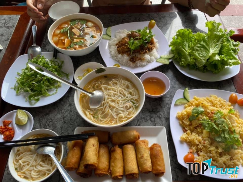 Nhà hàng chay Từ Hạnh