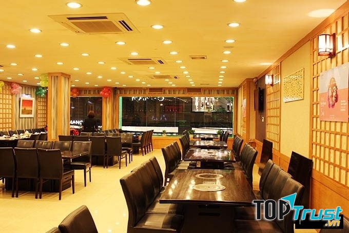 Chen By NamChen xứng đáng là một trong những nhà hàng 5 sao bậc nhất ở Hà Nội