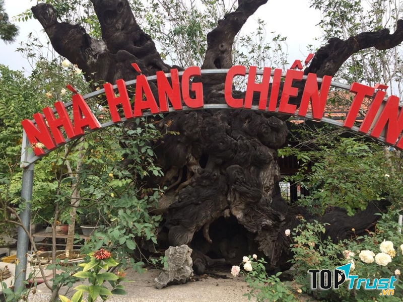 Nhà hàng Chiến Tình