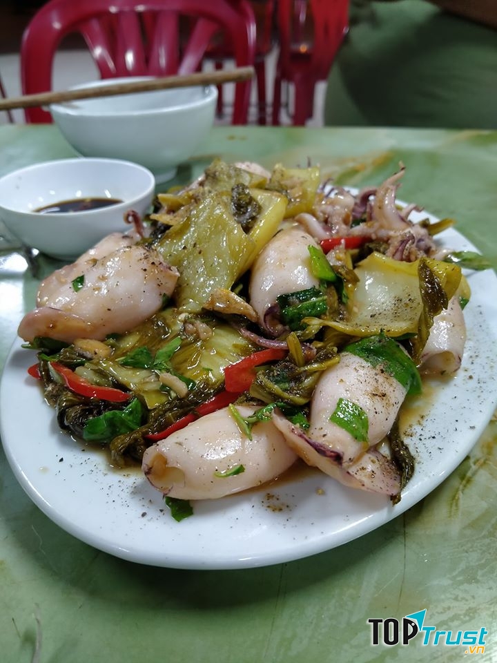 Nhà hàng Chiến Tình