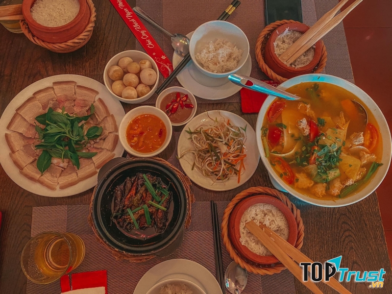 Nhà hàng cơm niêu - NGUỒN