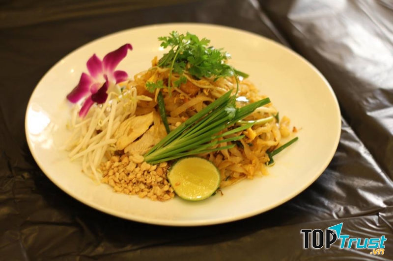 Nhà Hàng Con Voi Vàng