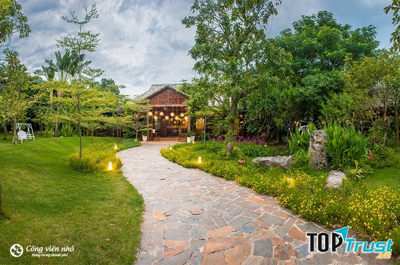 Nhà hàng Công Viên Nhỏ sở hữu không gian rộng mở và vô cùng thoáng đãng