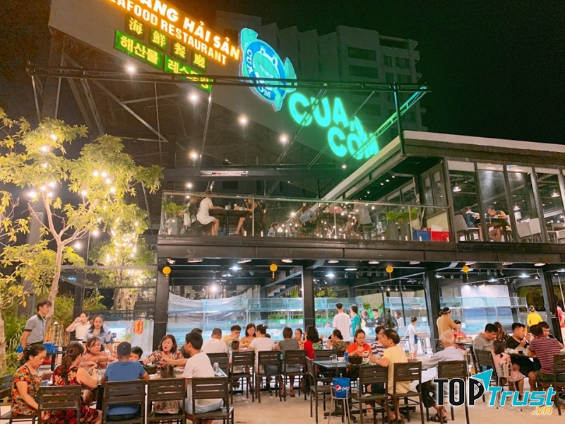 Không gian Cua Cớm rộng rãi, và thoáng mát
