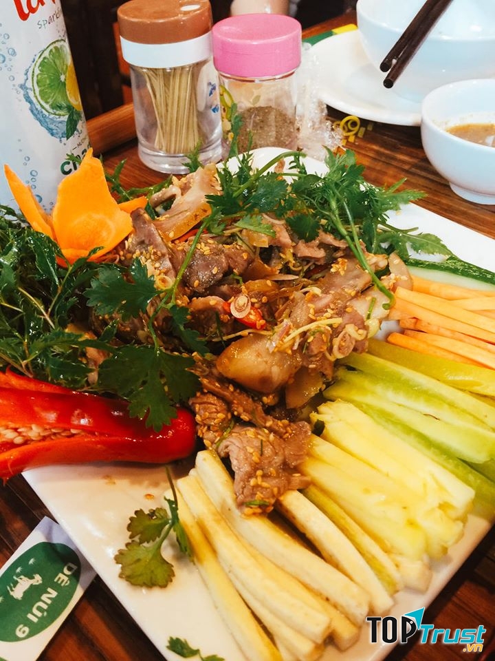 NHÀ HÀNG DÊ NÚI 9