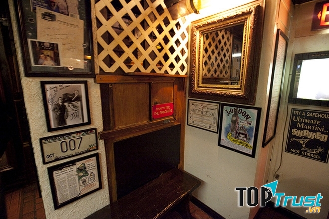 Nhà hàng điệp viên Safe House