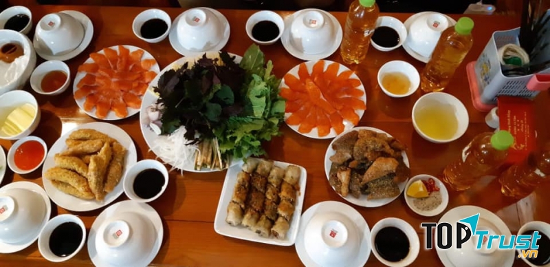 Nhà hàng Đinh Hồng