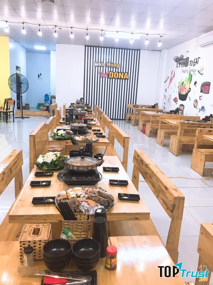 Không gian rộng rãi, thoáng mát tại nhà hàng DONA