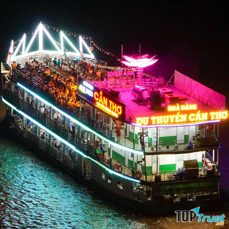 Nhà hàng du thuyền Cần Thơ