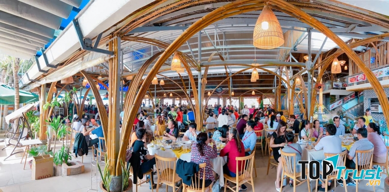 Nhà Hàng Eo Biển Xanh
