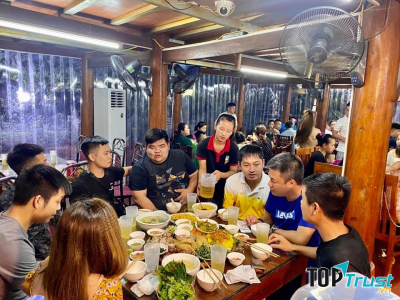 Nhà hàng Gà Mẹt Lào Cai