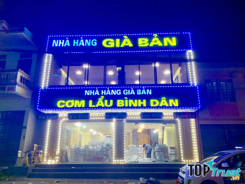 Nhà hàng Già Bản