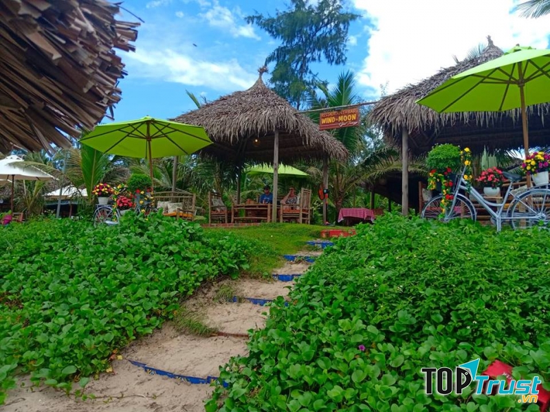 Nhà hàng Gió Trăng (Wind - Moon)