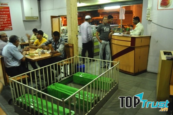 Nhà hàng New Lucky