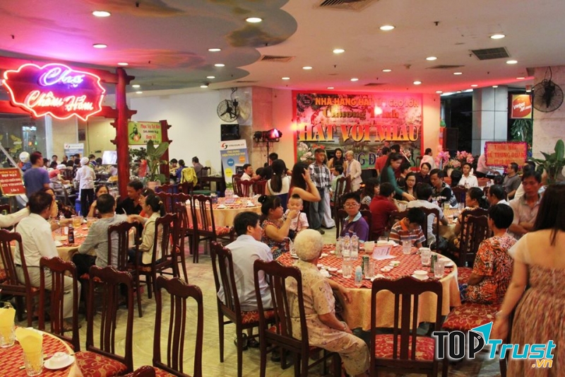 Không gian nhà hàng