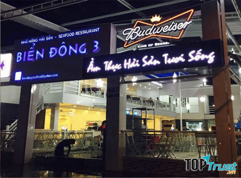 Nhà hàng hải sản Biển Đông