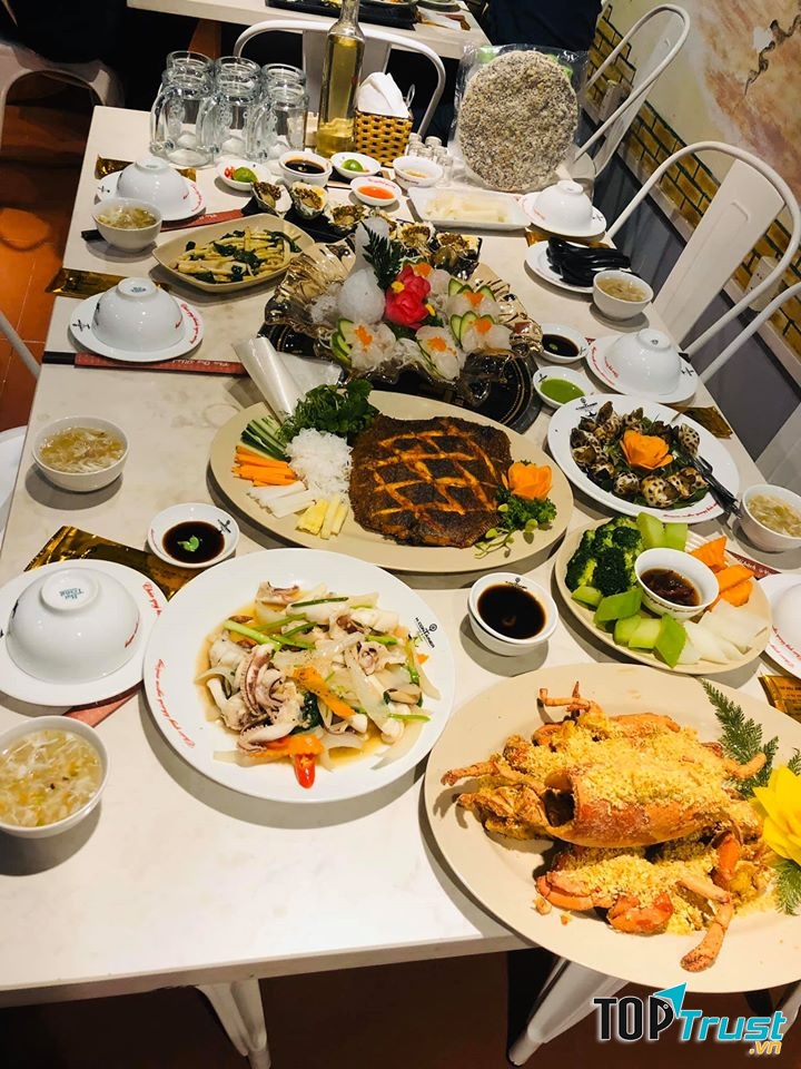 Món ăn tại nhà hàng