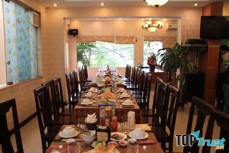 Nhà Hàng Hải Sản Trung Kính