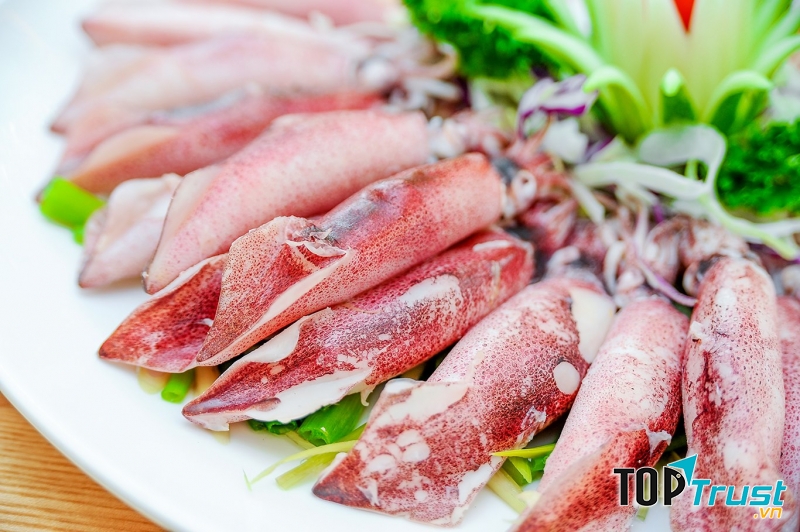 Nhà Hàng Hải Sản Tư Bình