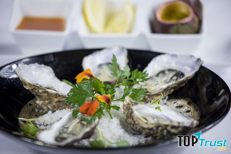 Đến với Hemispheres, bạn sẽ được tận hưởng một bữa ăn tuyệt vời