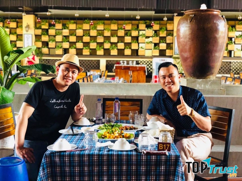 Nhà hàng Hoa Lư