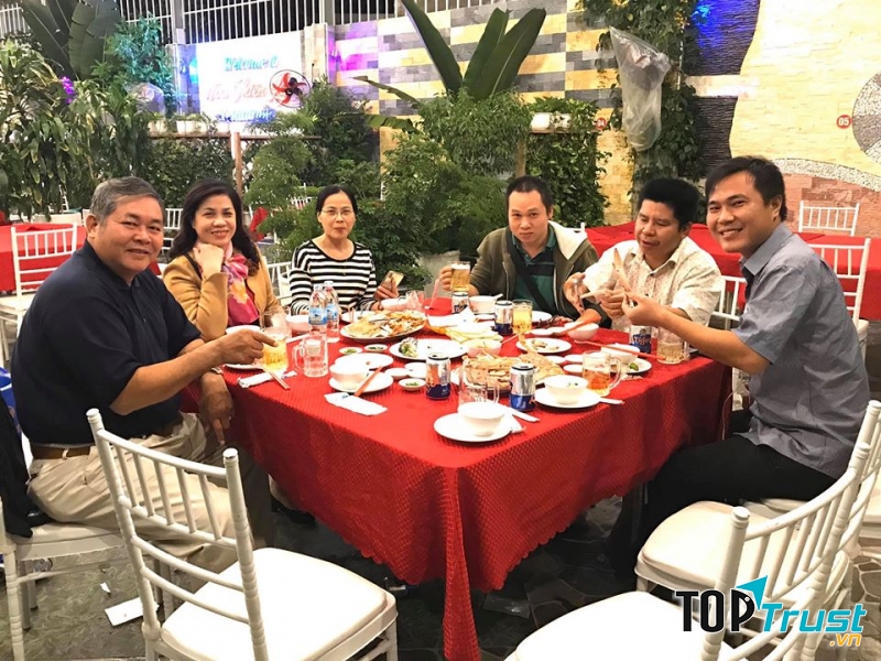 Nhà hàng Hoa Thiên Lý