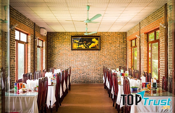 Nhà hàng Hoàng Giang