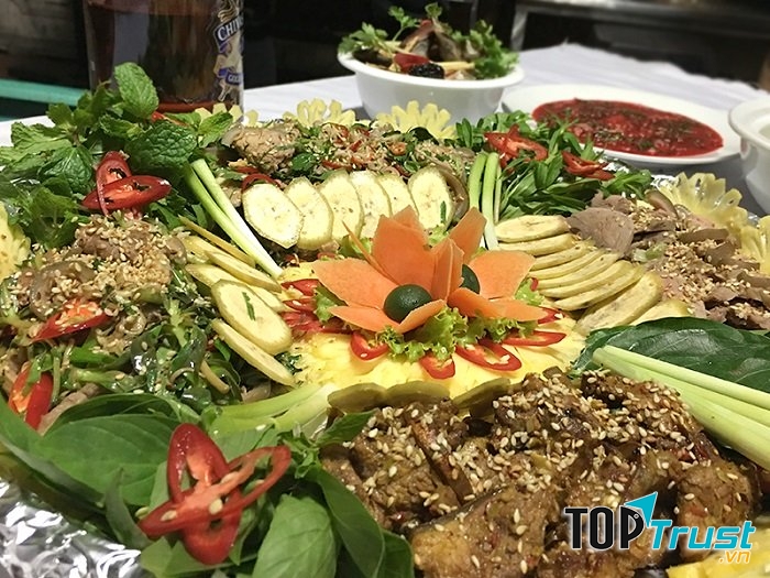 Nhà Hàng Hoàng Giang