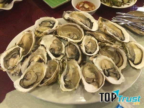 Nhà hàng Hoàng Quân