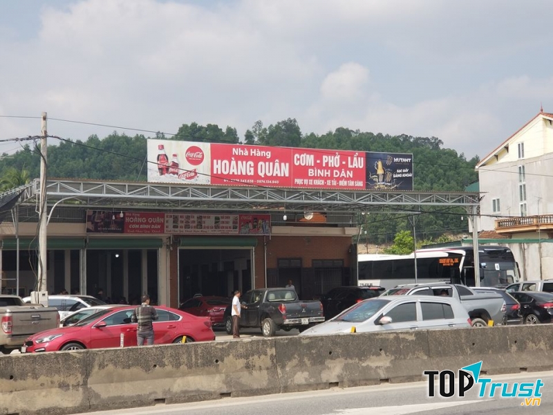 Nhà hàng Hoàng Quân