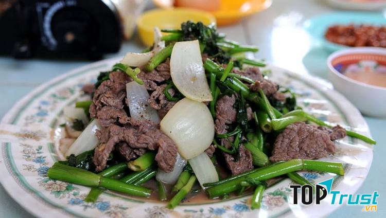 Nhà hàng Hùng Còi