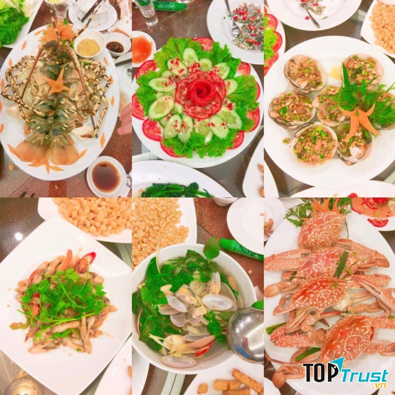 Nhà hàng Hương Biển chuyên món ăn hải sản như: Tôm hùm, cua biển, mực, lẩu hải sản, tôm tích, hào và các loại ốc... và rất nhiều loại hải sản tươi sống khác