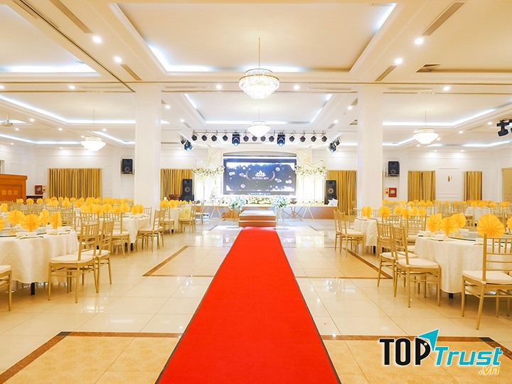 Không gian tổ chức tiệc cưới của nhà hàng Hương Sen.