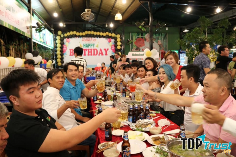 Không gian nhà hàng