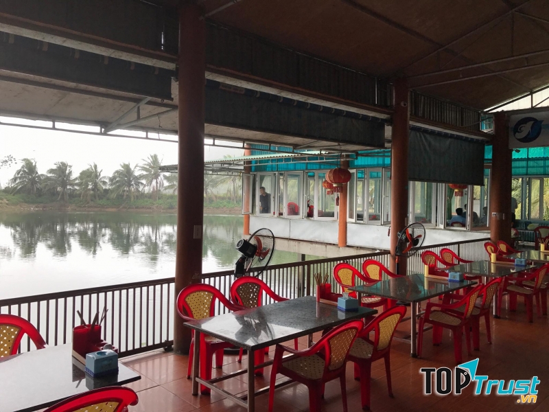 Nhà hàng Huy Hương Cửa Lò