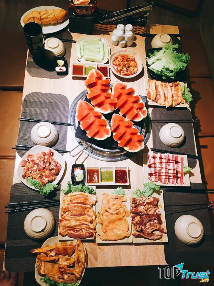 Tất cả món ăn ở đây được chế biến rất tỉ mỉ, từ việc chọn nguyên liệu đầu vào đến cách chế biến và bày trí món ăn