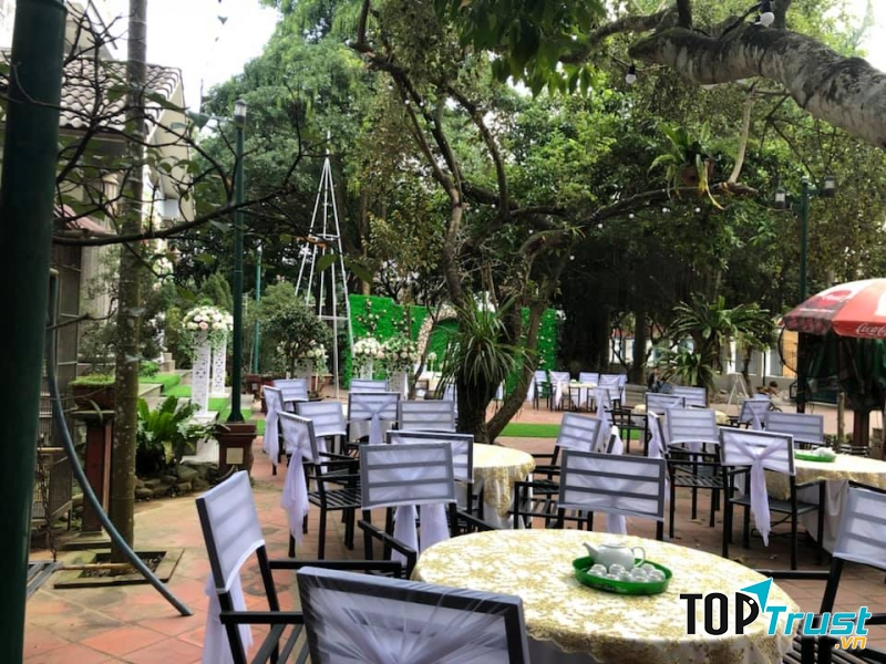 Không gian nhà hàng