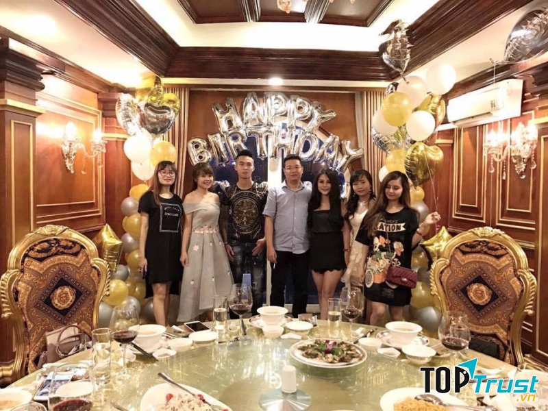 Gia đình quây quần