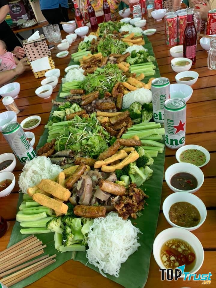 Nhà Hàng Lan Đông