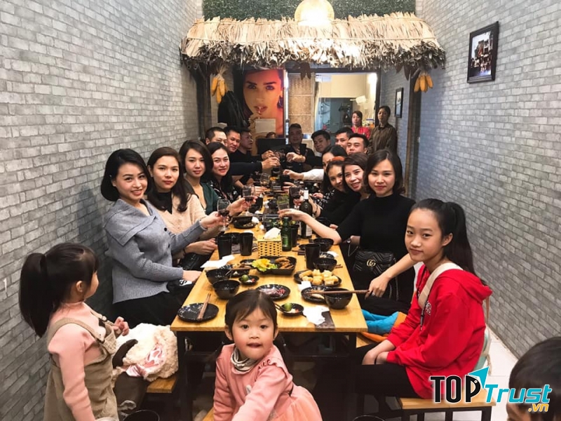 Nhà hàng Lẩu Dính