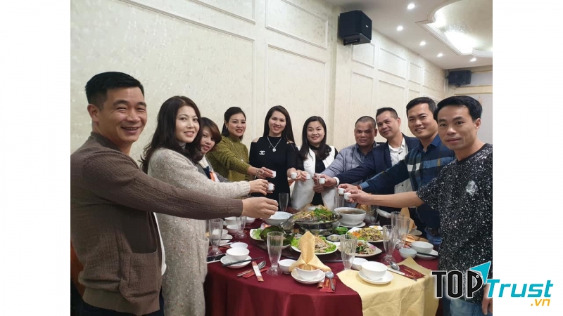 Nhà hàng Liên Tôn