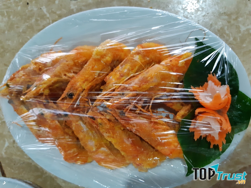 Nhà Hàng Luận Quyên