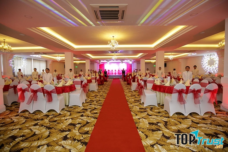 Đến với nhà hàng MonAmi các bạn sẽ được thưởng thức những gì được xem như tinh túy nhất của ẩm thực Âu , Á.