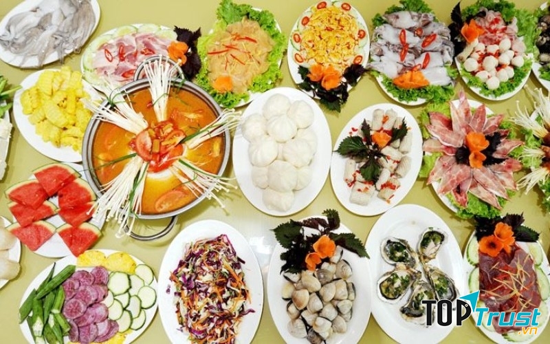 bàn cỗ của Nhà hàng Mỹ Đình