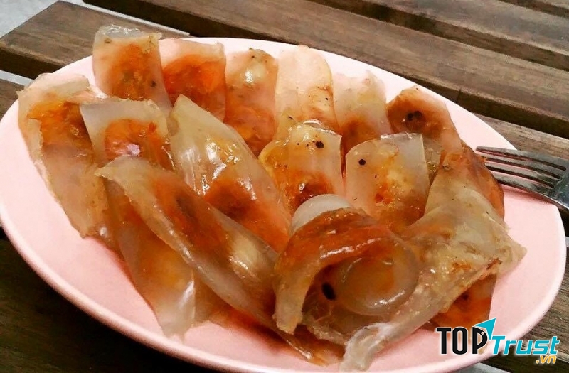 Bánh bột lọc trần nhân tôm thịt thơm ngon