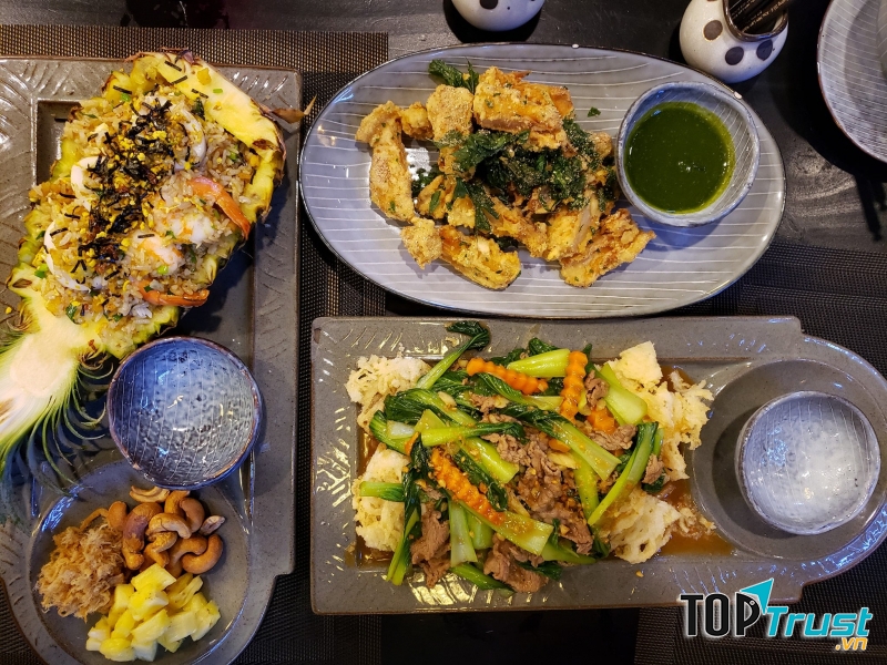 Nhà hàng Nếp Vàng