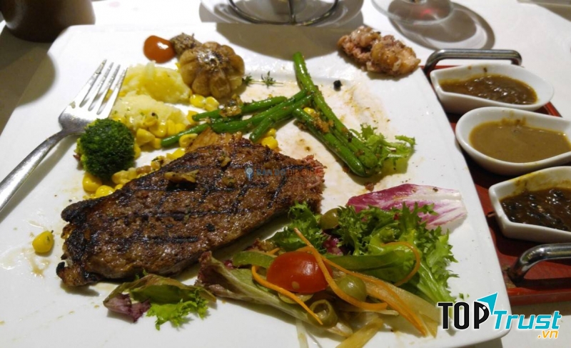 Nhà hàng New York Steakhouse & Winery